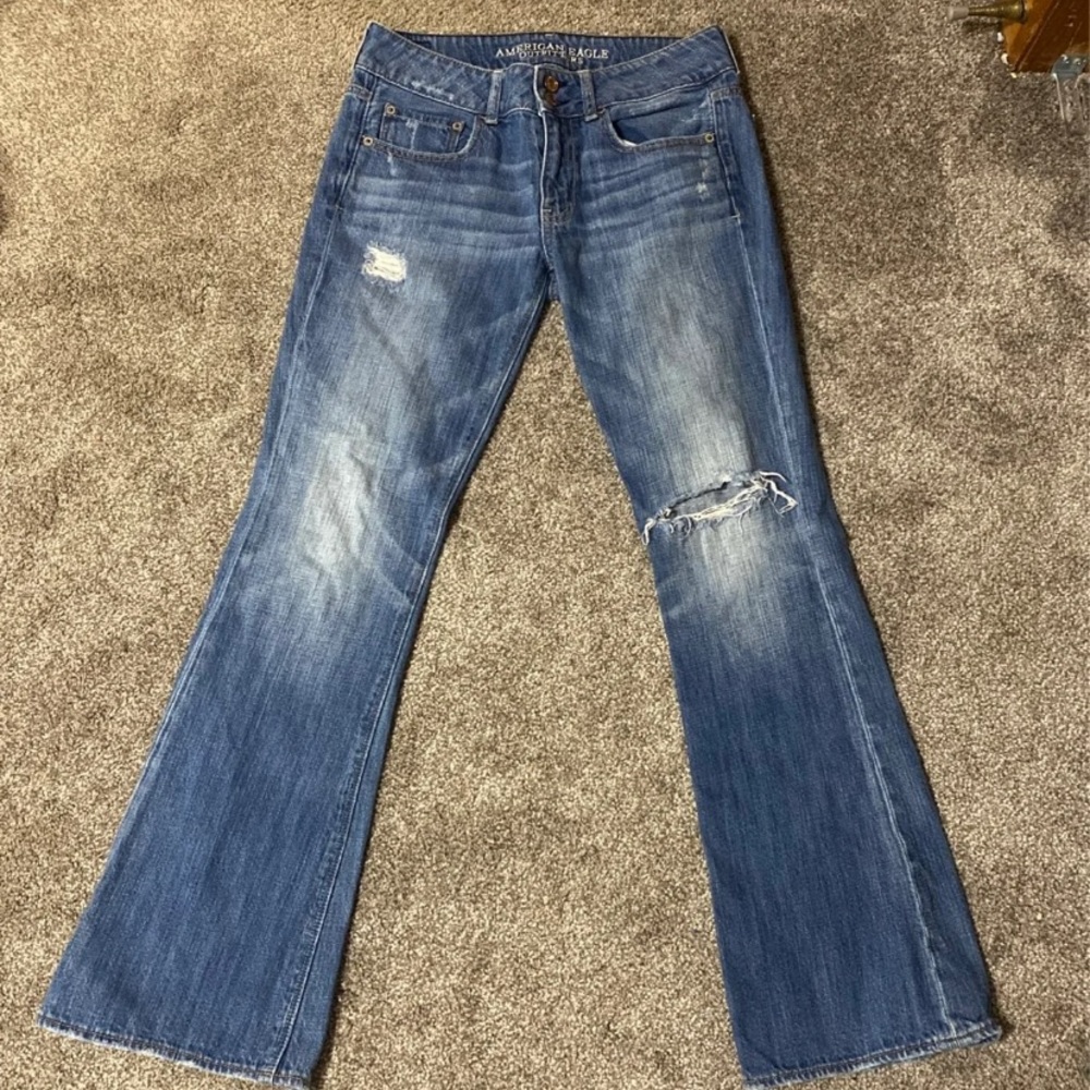 American Eagle Flared Artist size 6 jeans
